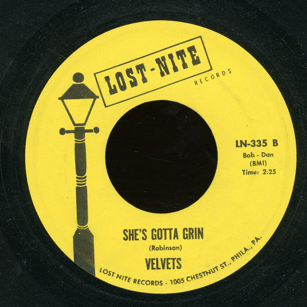 The Velvets (3) : They Tried / She's Gotta Grin (7", Single, RE)