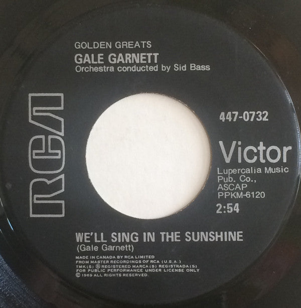 Gale Garnett : We'll Sing In The Sunshine / You Are My Sunshine (7", Single, RE)