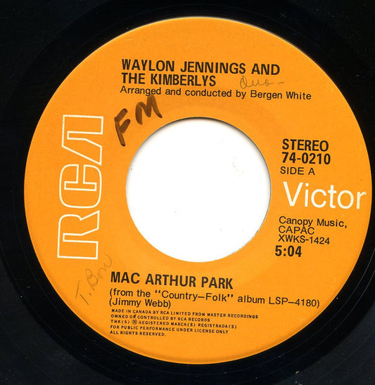 Waylon Jennings And The Kimberlys : Mac Arthur Park / But You Know I Love You (7", Single)