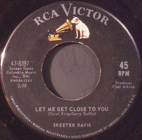 Skeeter Davis : Let Me Get Close To You / The Face Of A Clown (7", Single)