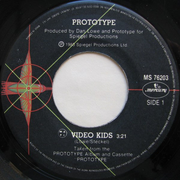 Prototype (22) : Video Kids / Communique (7", Single)