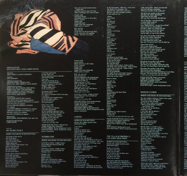 Joni Mitchell : Chalk Mark In A Rain Storm (LP, Album, Gat)