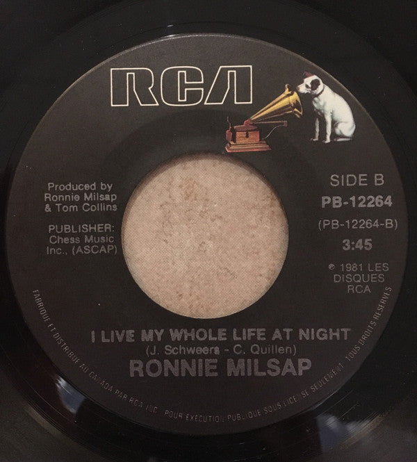 Ronnie Milsap : (There's) No Gettin' Over Me / I Live My Whole Life At Night (7")