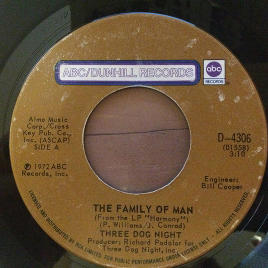 Three Dog Night : The Family Of Man / Going In Circles (7", Single)