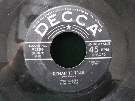 Wilf Carter : Dynamite Trail / The Strawberry Roan (7", Single)