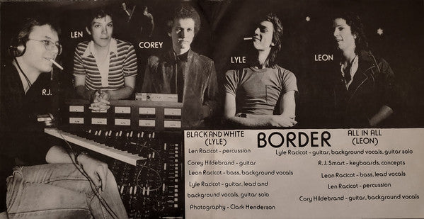 Border (6) : Black And White / All In All (7", Single)