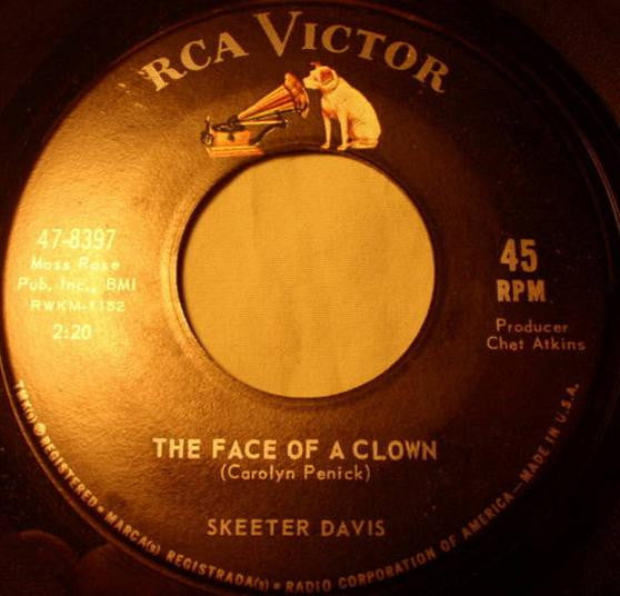 Skeeter Davis : Let Me Get Close To You / The Face Of A Clown (7", Single)