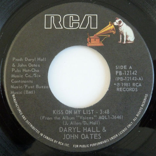 Daryl Hall & John Oates : Kiss On My List (7", Single)