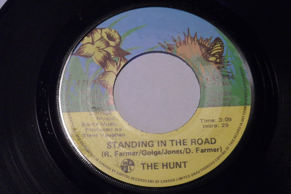 The Hunt (2) : Standing In The Road (7", Single)