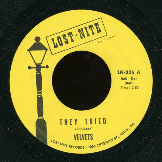 The Velvets (3) : They Tried / She's Gotta Grin (7", Single, RE)