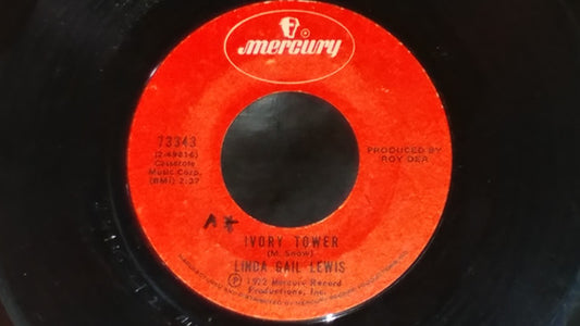 Linda Gail Lewis : Ivory Tower / He's Loved Me Much Too Much (Much Too Long) (7", Single, Styrene)