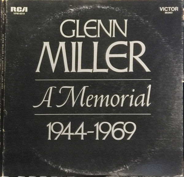 Glenn Miller And His Orchestra : Glenn Miller - A Memorial 1944-1969 (2xLP, Comp, Mono, Gat)